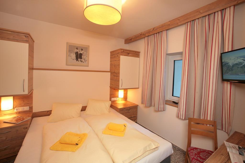 Intown Apartment Schmiede Saalbach-Hinterglemm Exterior photo